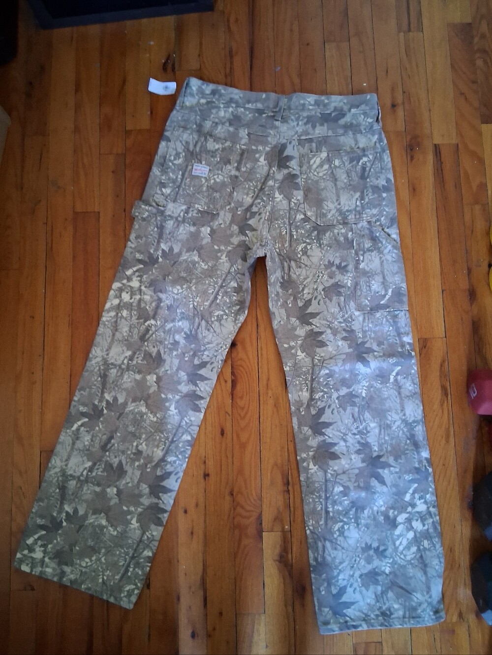Old Navy Tan and Beige Camouflage '90s Baggy Carpenter Pants NWT - Picture 3 of 9